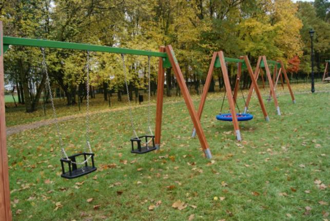 Nocleg W Koronach Drzew Kutno Ngoại thất bức ảnh